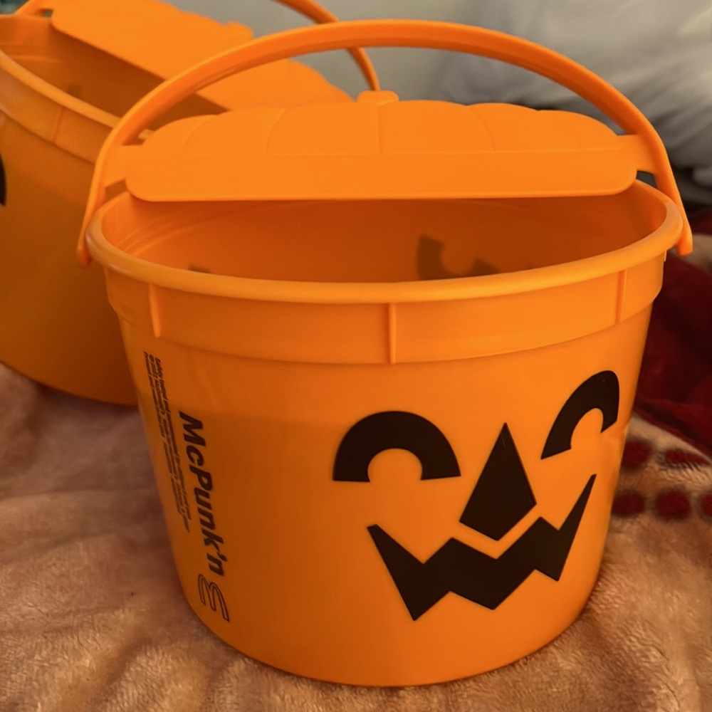 HALLOWEEN MCDONALD’S BUCKETS